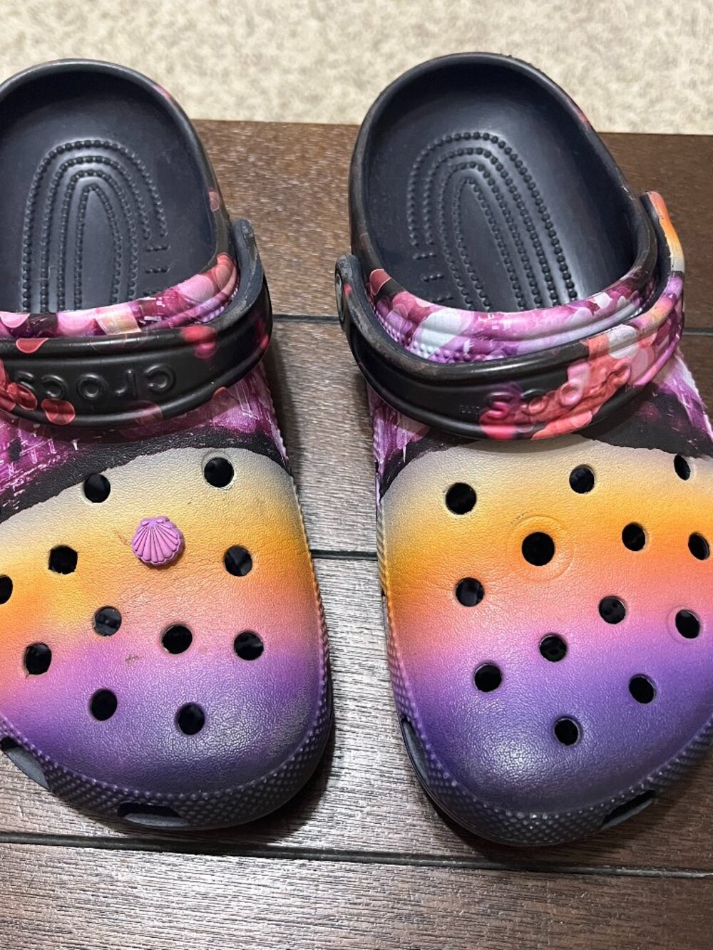 Crocs Classic Rainbow Stripe Clog WOMENS SIZE 8